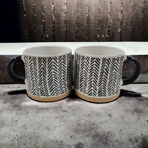 (2) Southwestern Coffee Mugs Black‎ White Chavron Tuscan Villa